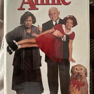 Annie (Red) Movie DVD - Classic Family Musical